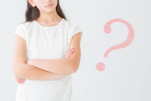 疑問を抱える女の子